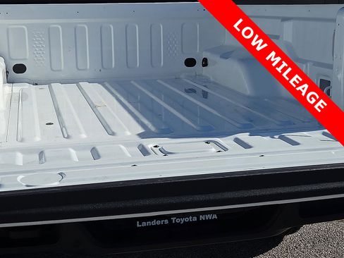 Used 2024 Jeep Gladiator Sport image 9