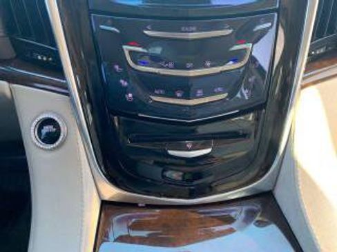Used 2017 Cadillac Escalade Premium Luxury image 30