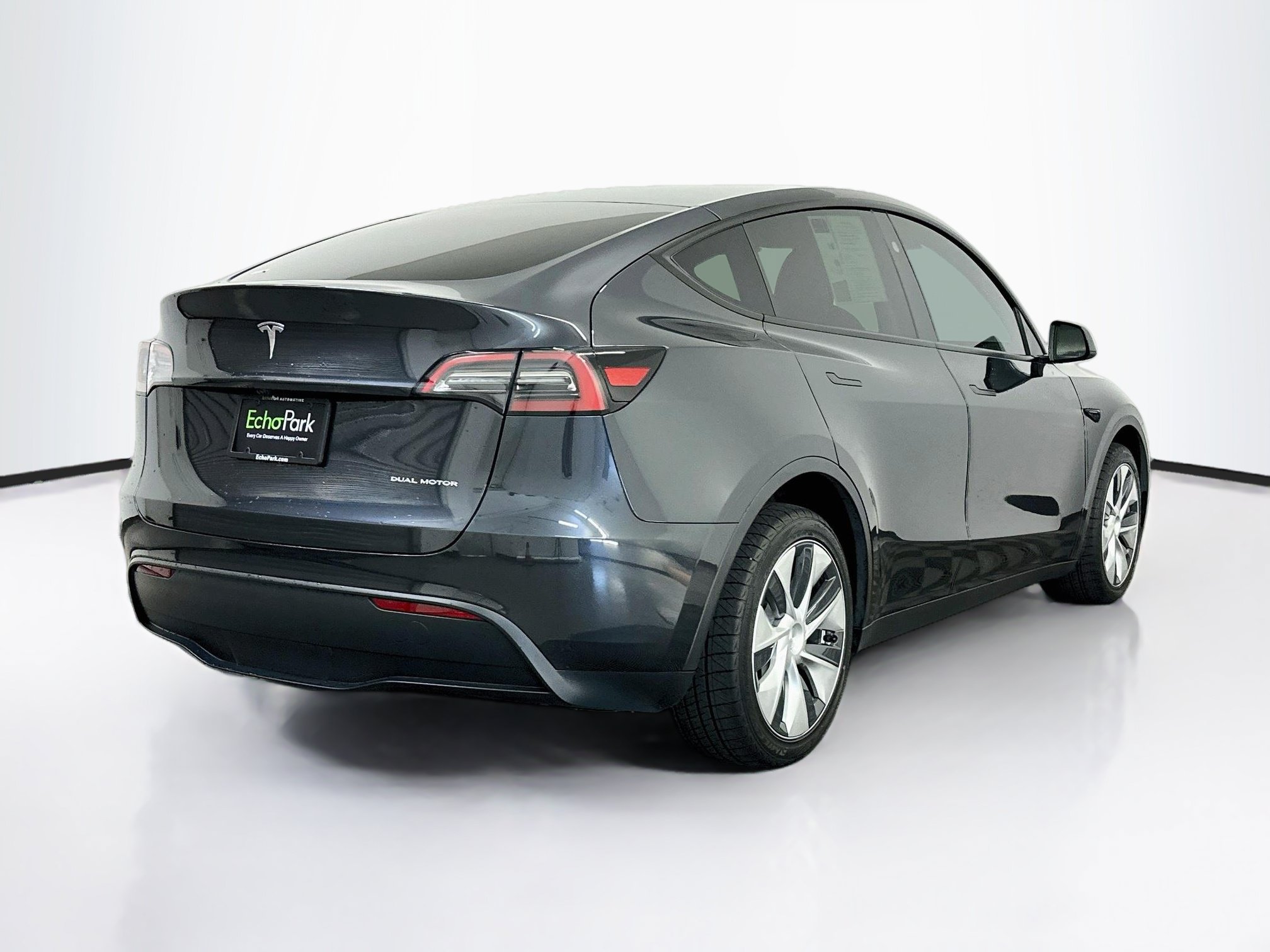Used 2024 Tesla Model Y Long Range AWD/4WD image 9