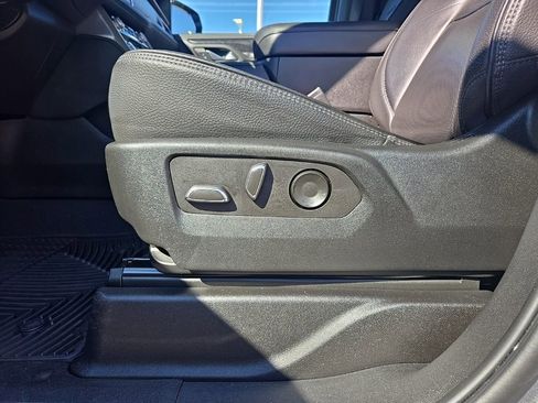 Used 2022 GMC Yukon XL Denali image 18