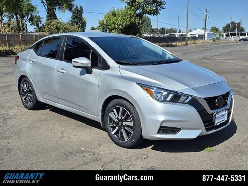 Used 2021 Nissan Versa SV image 1