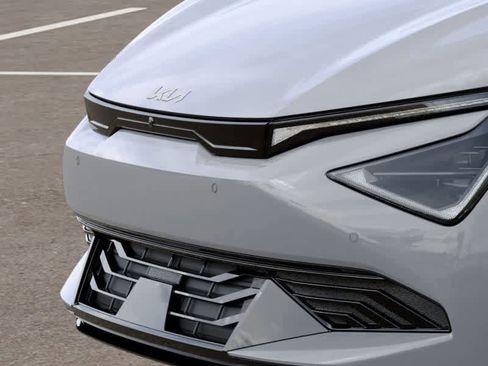 New 2025 Kia EV6 Wind image 12