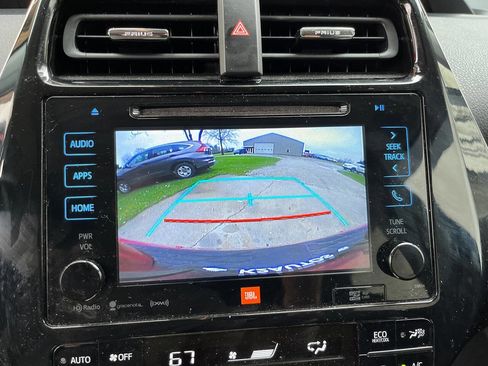 Used 2016 Toyota Prius Four w/ Advanced Technology Package FWD image 12