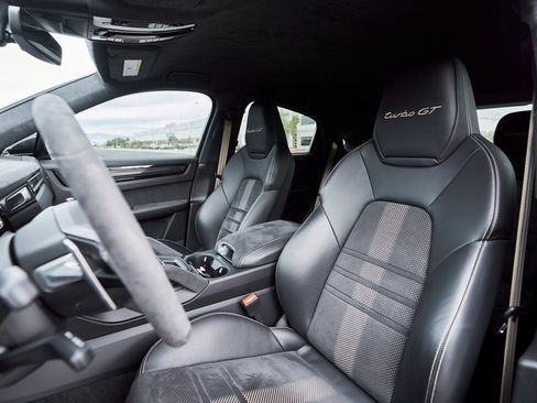 Used 2022 Porsche Cayenne Turbo GT image 44