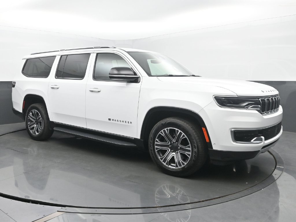 Used 2024 Jeep Wagoneer L Series II AWD/4WD image 8