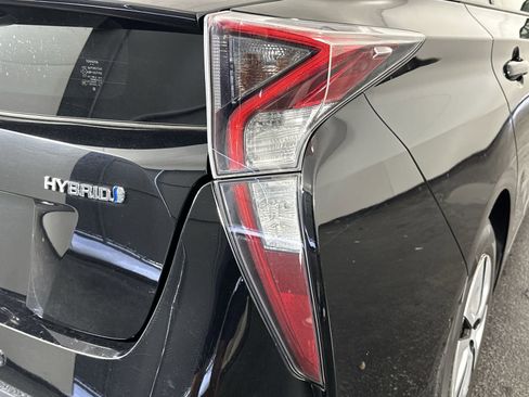Used 2018 Toyota Prius Three image 29