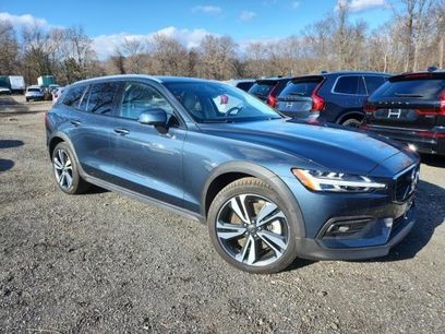 Used 2024 Volvo V60 B5 Cross Country Plus