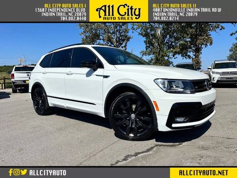 Used 2021 Volkswagen Tiguan SE image 1