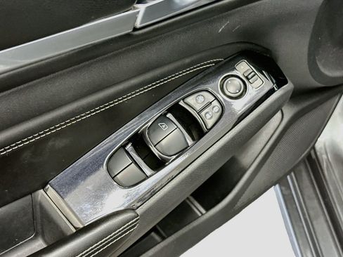 Used 2022 Nissan Altima 2.5 SV w/ SV Premium Package FWD image 15