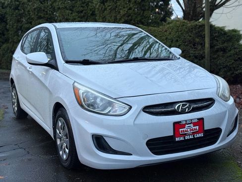 Used 2017 Hyundai Accent SE image 3