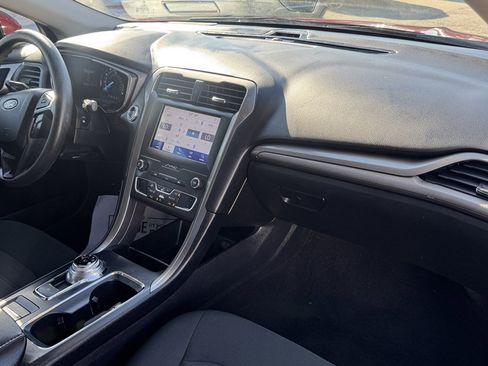 Used 2020 Ford Fusion SE FWD image 27