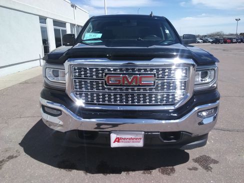 Used 2017 GMC Sierra 1500 SLE w/ SLE Value Package AWD/4WD image 3