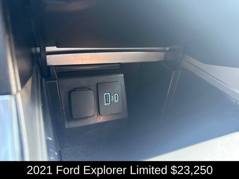 Used 2021 Ford Explorer Limited w/ Equipment Group 301A RWD image 35