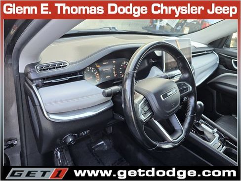 Certified 2022 Jeep Compass Limited w/ Mopar Graphics Package image 12