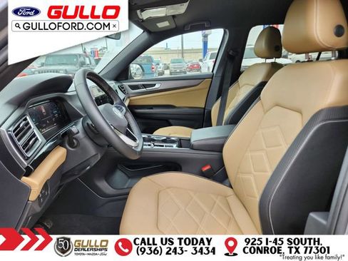 Used 2025 Volkswagen Atlas Cross Sport SE image 18