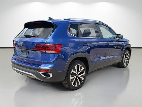 Used 2022 Volkswagen Taos SE image 3