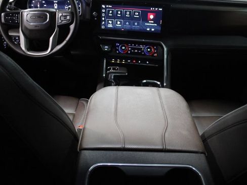 Used 2025 GMC Sierra 1500 Denali AWD/4WD image 34