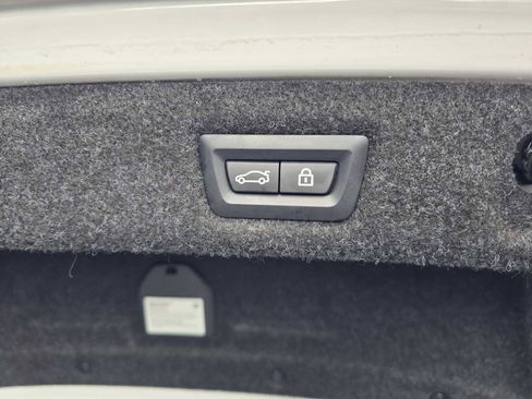 Used 2023 BMW 530e xDrive w/ Premium Package image 19