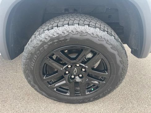Used 2024 Chevrolet Colorado Trail Boss w/ Technology Package AWD/4WD image 25