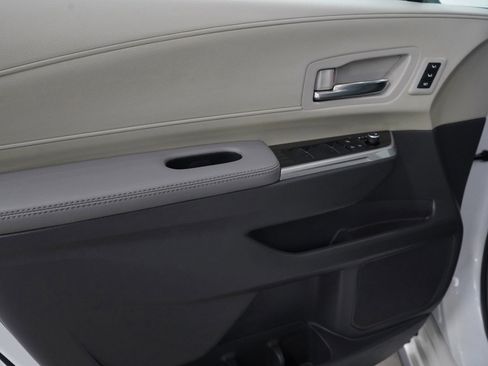 New 2024 Toyota Sienna Limited image 17