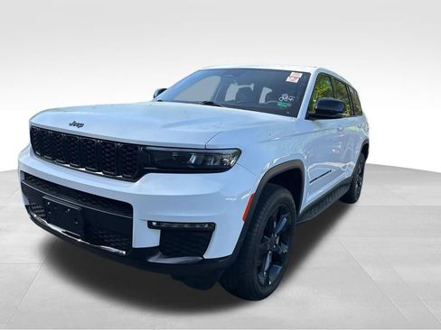 Used 2025 Jeep Grand Cherokee L Limited w/ Black Appearance Package image 3