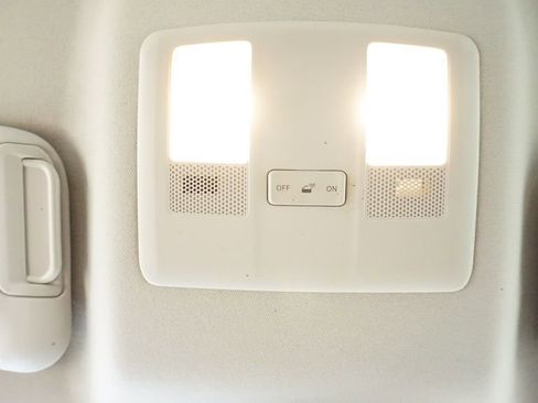 Used 2018 MAZDA MAZDA3 Sport image 33