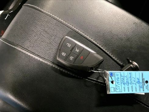 Used 2025 Buick Enclave Sport Touring w/ Power Package AWD/4WD image 15