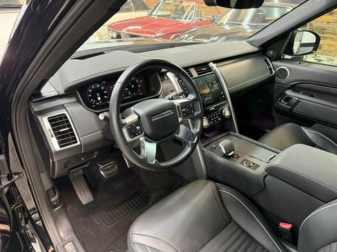 Used 2023 Land Rover Discovery Metropolitan Edition AWD/4WD image 9