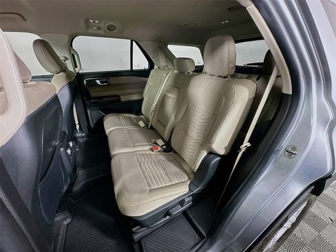 Used 2020 Ford Explorer XLT w/ Class III Trailer Tow Package image 27