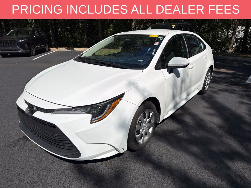 Used 2025 Toyota Corolla LE FWD image 3