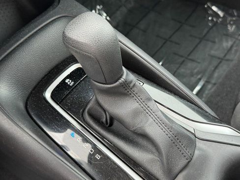 Used 2025 Toyota Corolla LE image 19