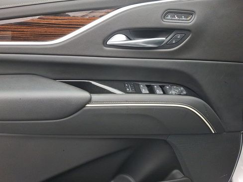 Used 2022 Cadillac Escalade Premium Luxury w/ Performance Package image 13