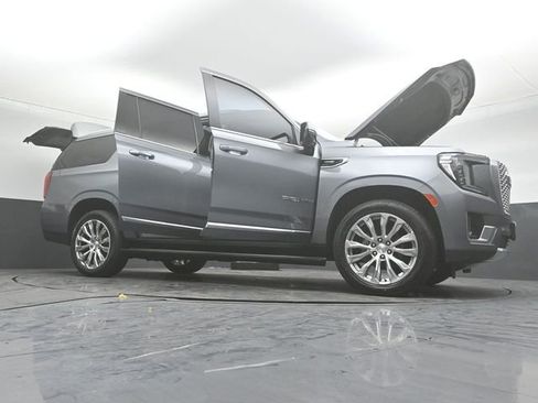 Used 2022 GMC Yukon XL Denali w/ Denali Premium Package image 56