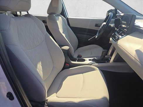 Used 2024 Toyota Corolla Cross L AWD/4WD image 18