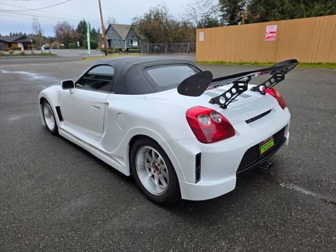 Used 2000 Toyota MR2 RWD image 5