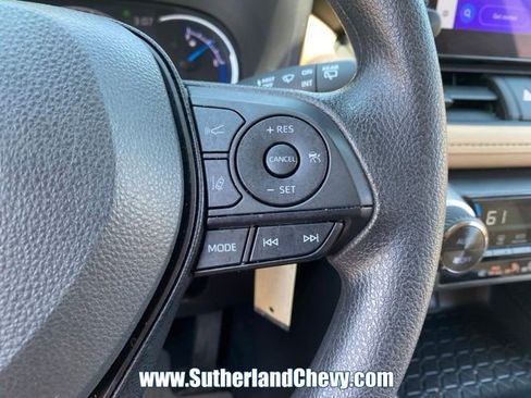 Used 2025 Toyota RAV4 LE AWD/4WD image 21