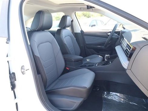 New 2025 Volkswagen Jetta SEL image 25