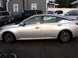 Used 2023 Nissan Altima 2.5 SV image 2