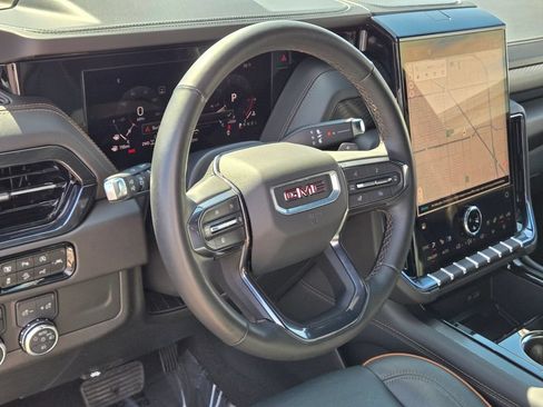 Used 2025 GMC Yukon AT4 w/ AT4 Premium Package AWD/4WD image 21