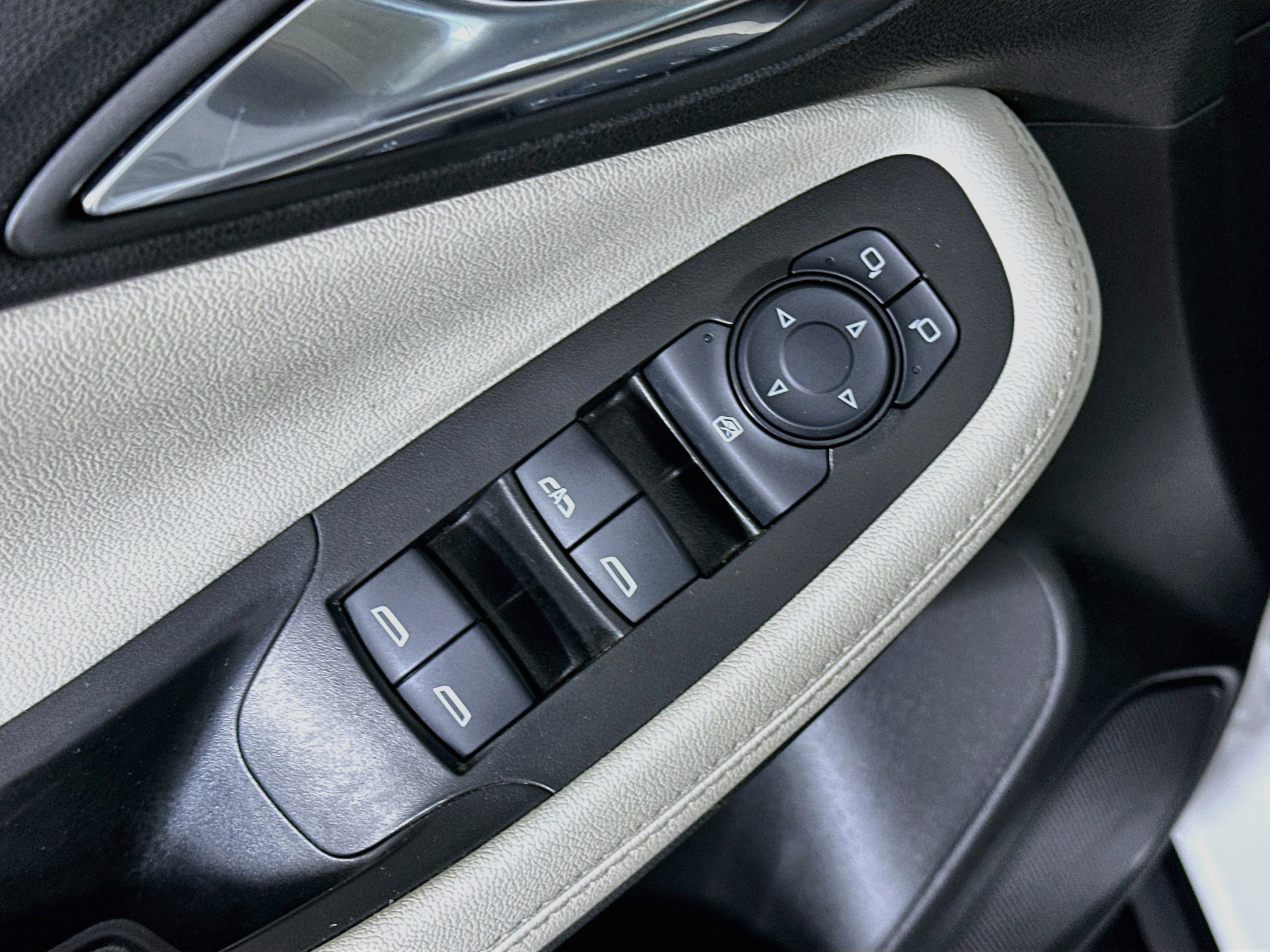 Used 2024 Buick Encore GX Sport Touring FWD image 15