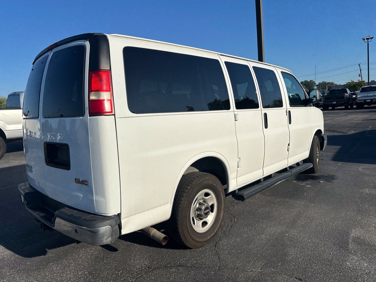 Used 2015 GMC Savana 2500 LT w/ LT Preferred Equipment Group RWD image 5
