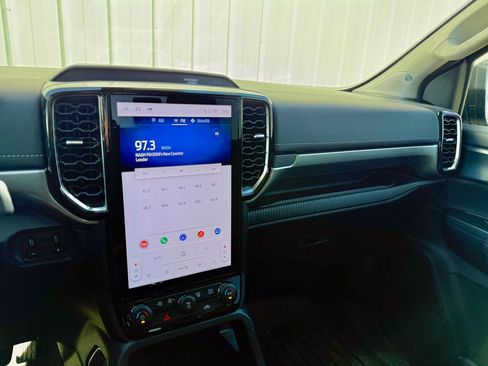 Used 2024 Ford Ranger Lariat w/ FX4 Off-Road Package image 17