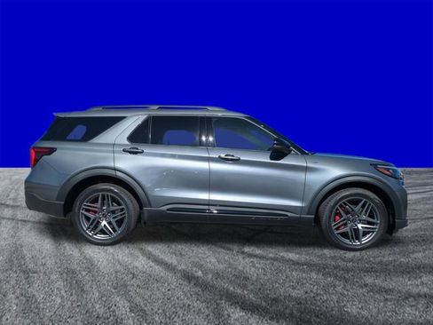 New 2026 Ford Explorer ST-Line w/ ST-Line Street Pack image 3