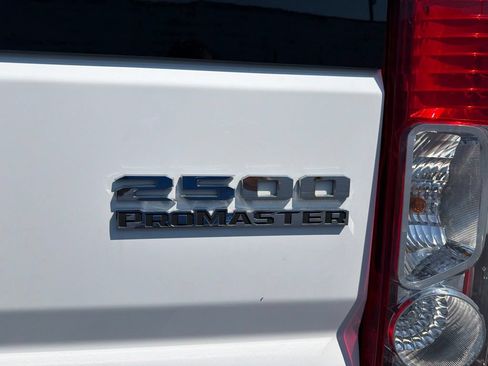 Used 2025 RAM ProMaster 2500 w/ U-Haul Equipment Group FWD image 33