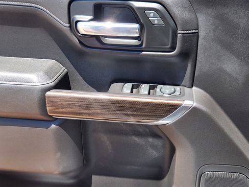 Used 2019 Chevrolet Silverado 1500 LT w/ All-Star Edition AWD/4WD image 7