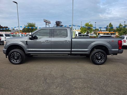 Used 2022 Ford F350 Platinum AWD/4WD image 9