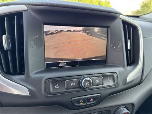 Used 2024 GMC Terrain SLE image 20