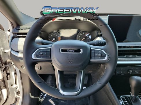 Used 2024 Jeep Compass Latitude AWD/4WD image 23