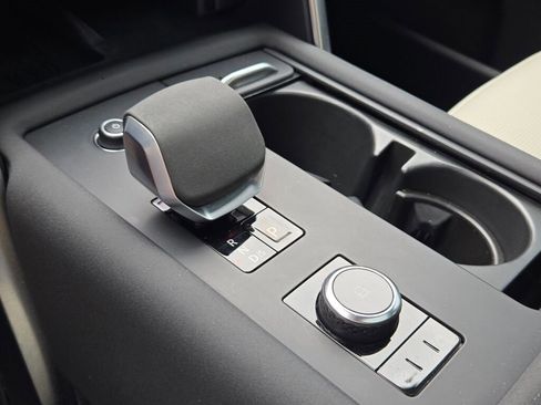 Used 2023 Land Rover Discovery HSE R-Dynamic image 28