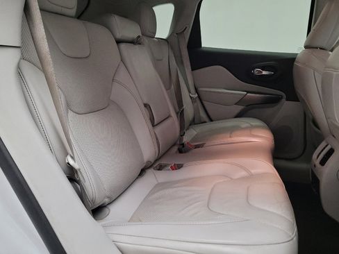 Used 2020 Jeep Cherokee Limited FWD image 19